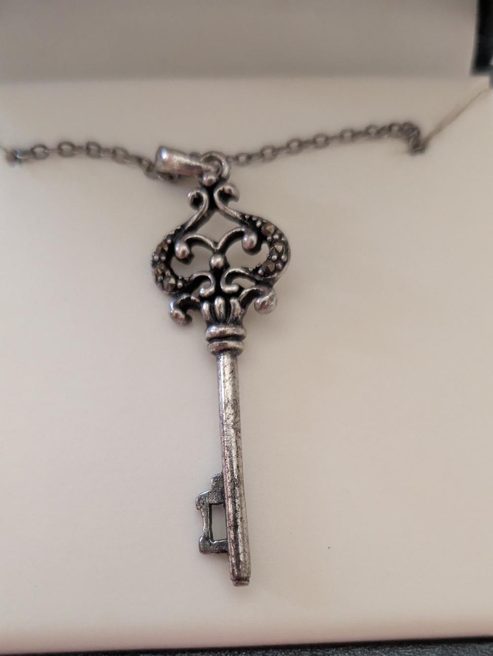 Skeleton Key Necklace - Picture 2 of 5